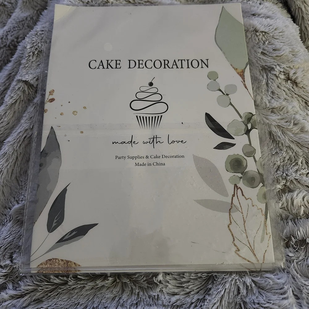 unbranded sparkling cake